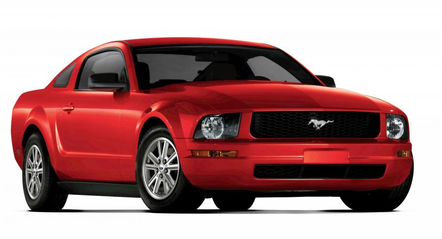  Ford Mustang GT 2005 года  (фото 10 из 209)